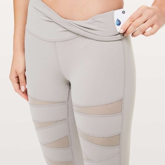 Lululemon wunder Under pant high rise Tech Mesh 28” size 4 Mesh fabric panels - Picture 6 of 11